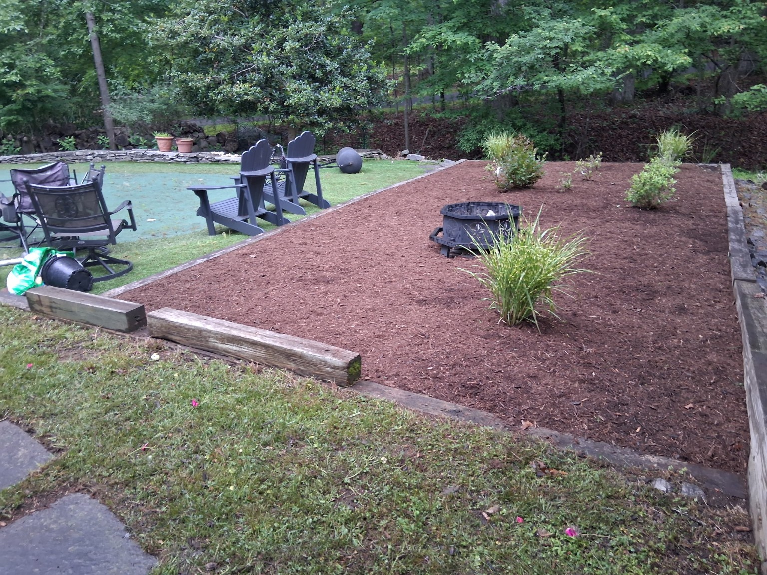 Jose landscaping brown mulch garden bed