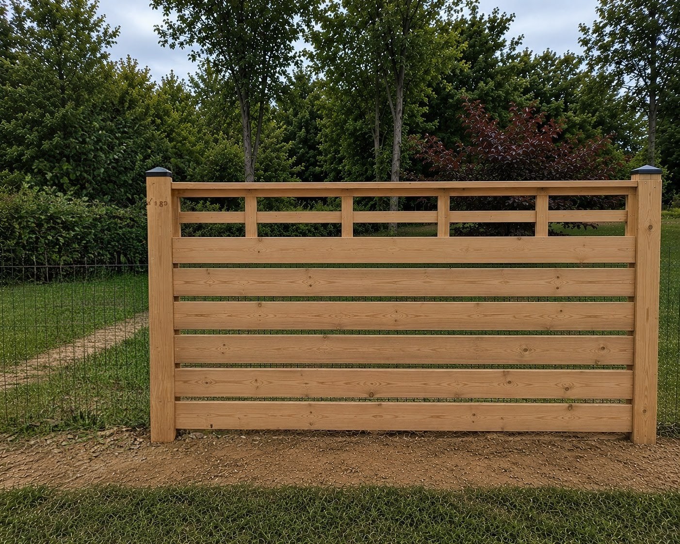 Vero Asian simple privacy fence